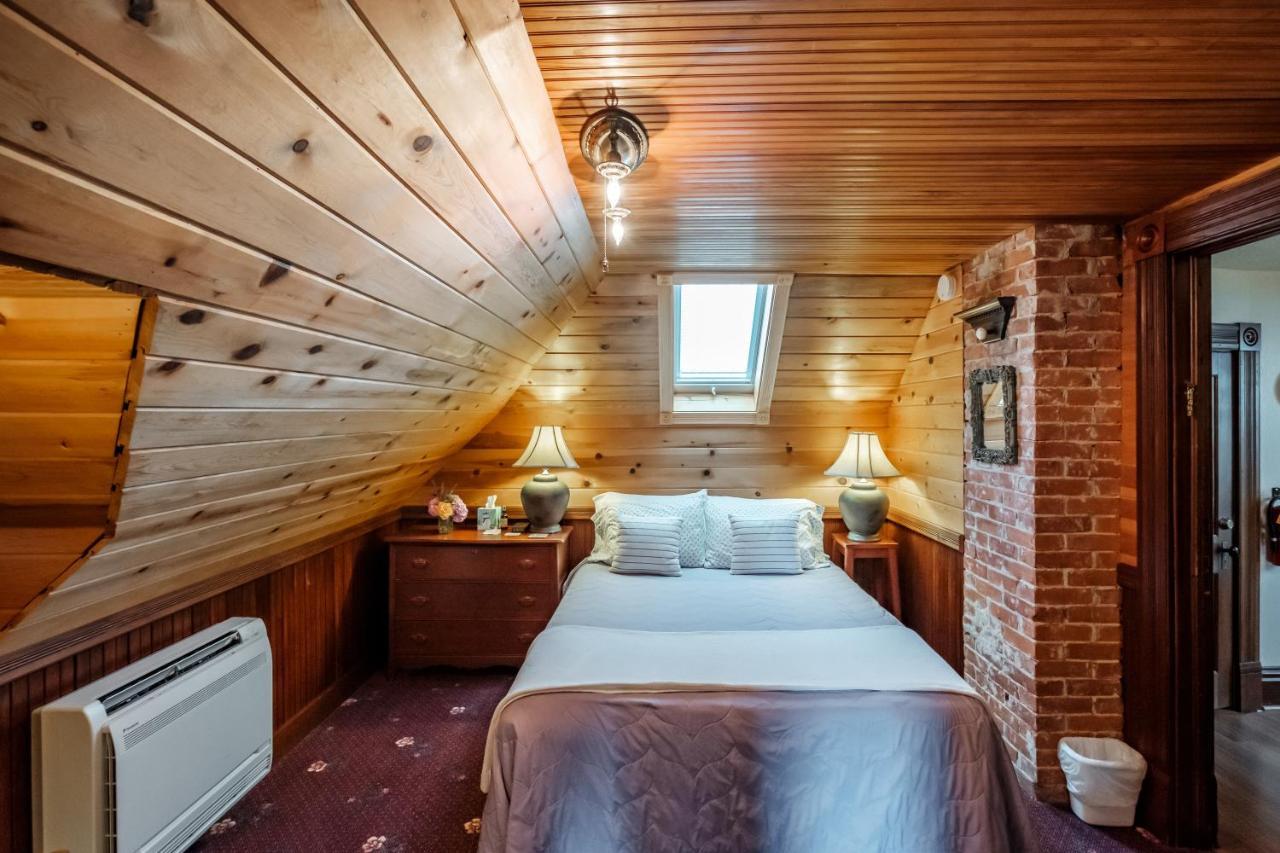 Mamere'S Guest House Monmouth Esterno foto