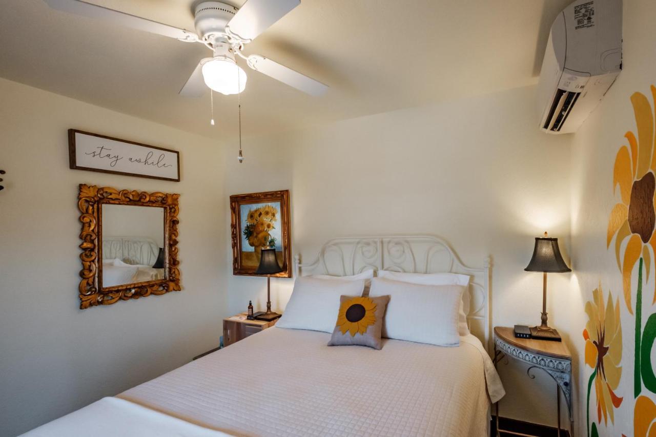 Mamere'S Guest House Monmouth Esterno foto