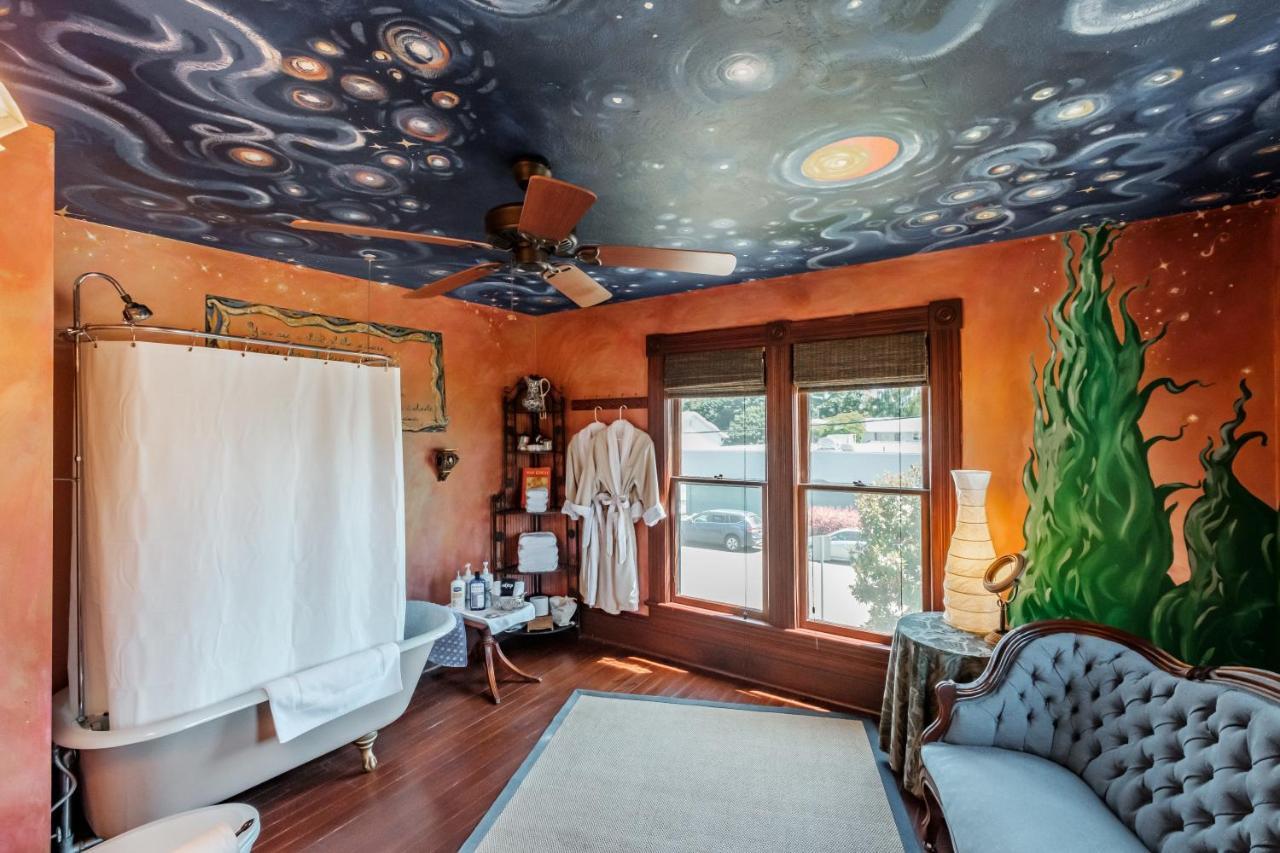 Mamere'S Guest House Monmouth Esterno foto