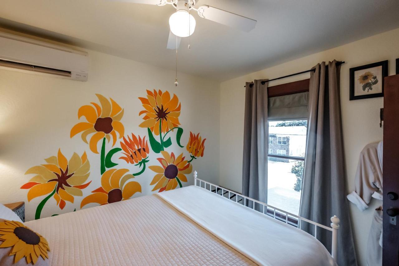 Mamere'S Guest House Monmouth Esterno foto