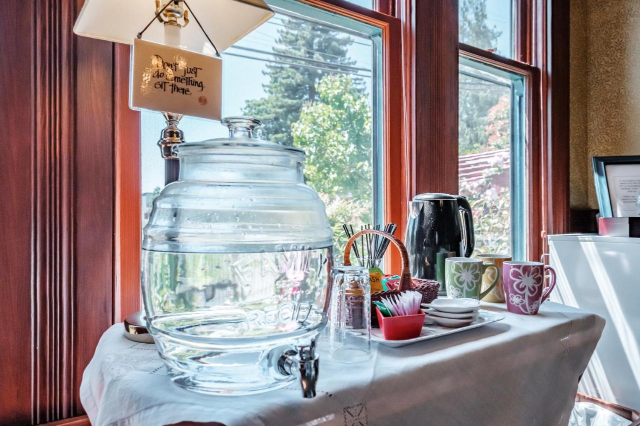 Mamere'S Guest House Monmouth Esterno foto